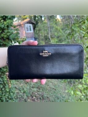COACH Long Zip-Around Wallet Smooth Black Leather with Gold Hardware AUTHENTIC